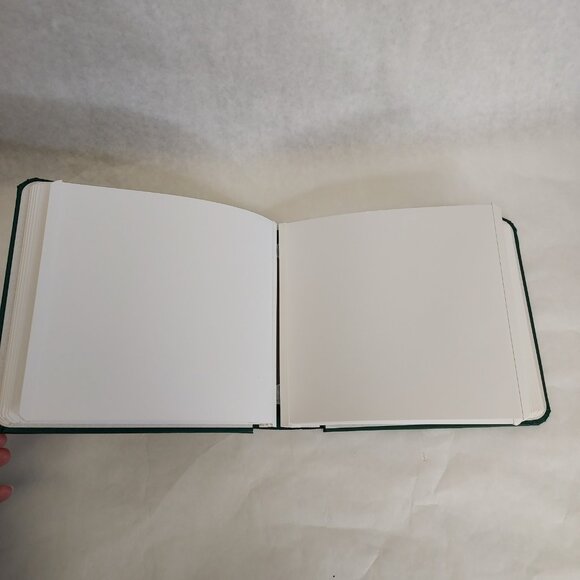 Creative Memories 7x7 Green Scrapbook Album w/ pages Gold Foil Maple Leaf Canada - Picture 8 of 15